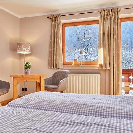 Gaestehaus Brandnerhof Han/Misafirhane Garmisch-Partenkirchen